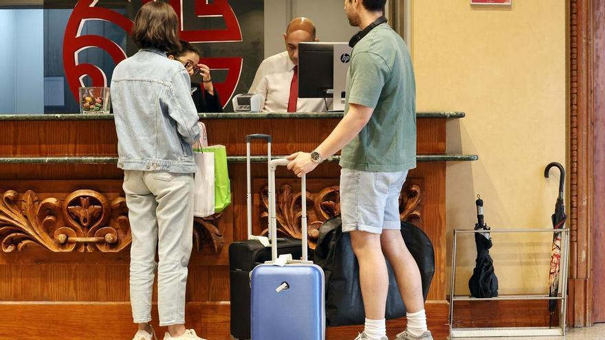 Los hoteleros piden simplificar el registro español de viajeros cuando la UE aplique este año su modelo unificado