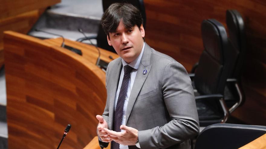 El Consejero de Ciencia vuelve al trabajo tras operarse de un cáncer