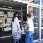 Siero vive una jornada de caos entre tiendas cerradas y colas para repostar