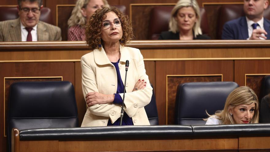 El PP pone en su diana a María Jesús Montero en el Congreso y el Senado