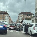 Un motorista se accidenta en Gijón tras dar un frenazo para evitar golpear a un peatón