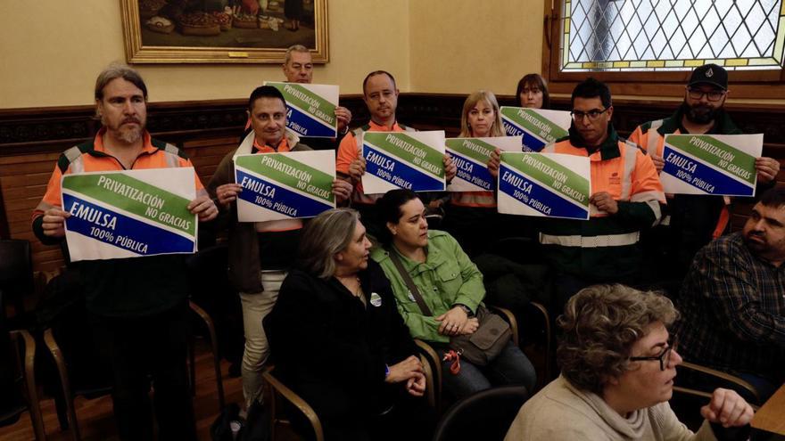 Emulsa colapsa el Pleno: insultos y un parón de una hora para rebajar tensión