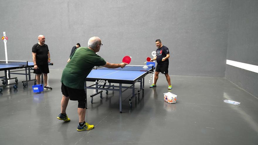 El tenis de mesa como terapia contra el párkinson: «Utilizamos mucho el control de la pelota»