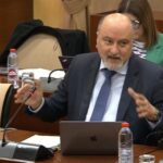 Un diputado de Vox en Andalucía se refiere a Broncano como «el bufón del amado líder» y a Netflix como «una máquina de propaganda woke»