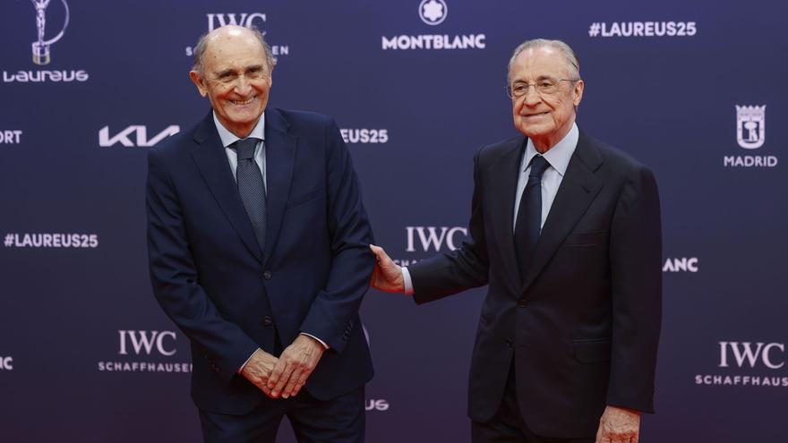 Florentino planta a Laporta y Louzán en la cena oficial de la final de la Copa del Rey