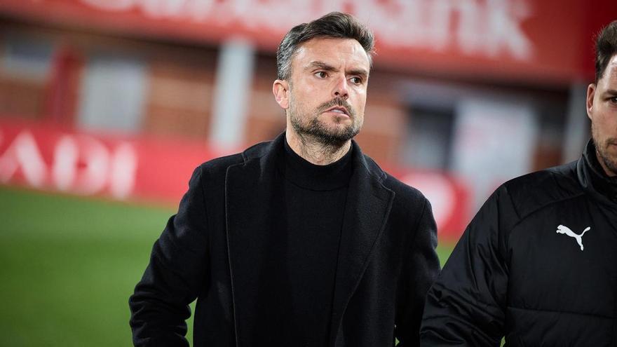 El Sporting destituye a Rubén Albés