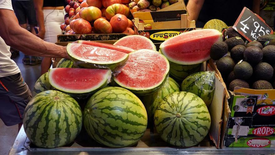 Por qué no deberías comprar fruta cortada y pelada en el supermercado
