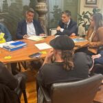 El PP acusa a PSOE e IU de «pasarse la pelota» para eludir sus responsabilidades con los retrasos del plan de vías de Langreo
