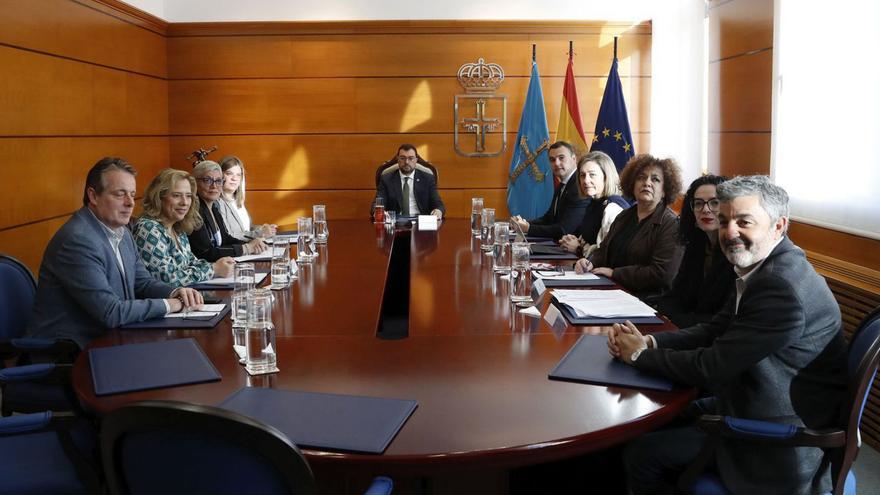 Las claves de la tormenta política por el accidente de la mina, con una consejera en el punto de mira: el PSOE ciñe la investigación a la empresa, pero IU exige más