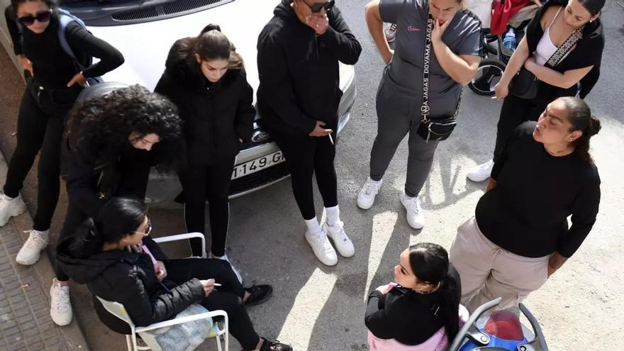 El presunto asesino de su hijastra en Murcia, a su madre: «Sube a la casa, que la niña está durmiendo»