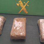 Operación antidroga en Castrillón: un detenido por menudeo en Piedras Blancas y otro por intentar volar con 300 gramos de hachís