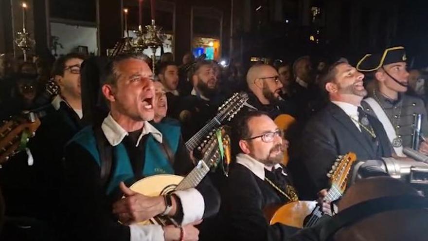 «Santa Bárbara Bendita» a sesenta voces en la Madrugá de la Semana Santa ovetense