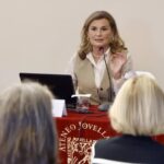 Charla de la psicóloga Isabel Menéndez Benavente en el Ateneo Jovellanos
