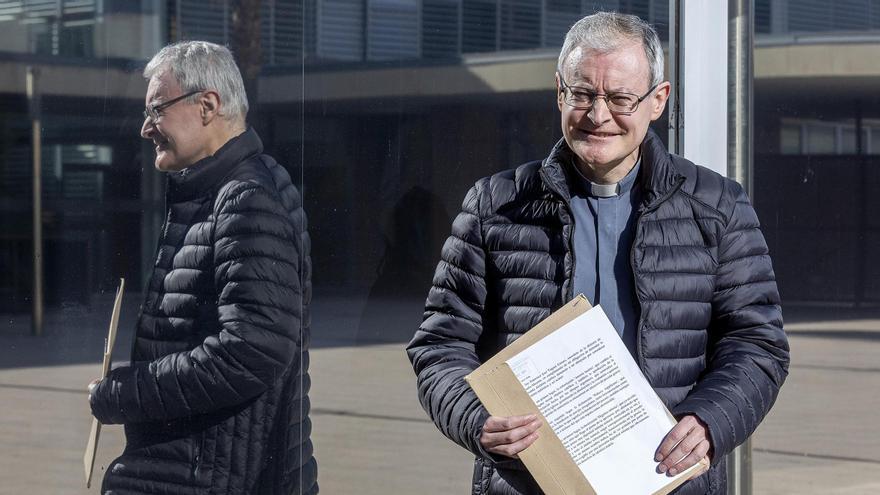 El cura disidente que tacha de «hereje» el pontificado de Francisco