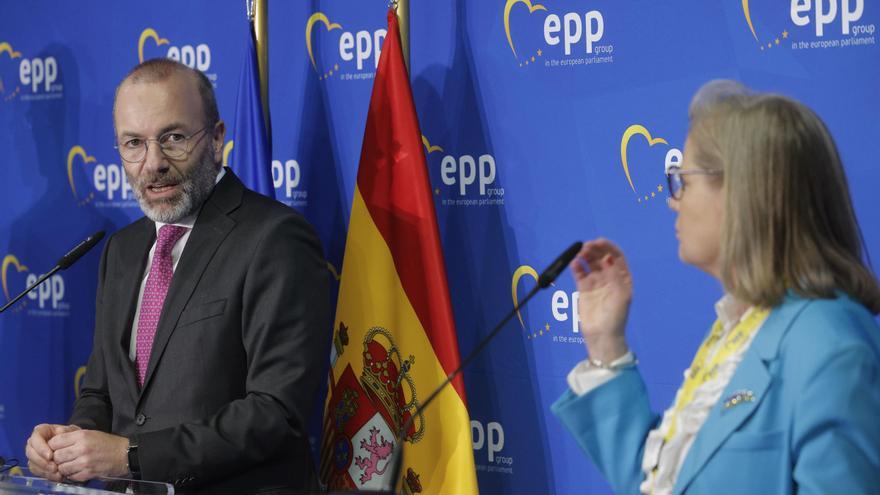 El líder del PP europeo, desde València: «El competidor no es el centro izquierda, son los extremos»