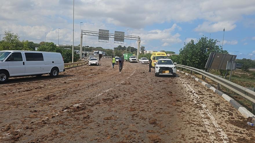 Al menos seis heridos tras el impacto de un misil de los hutíes cerca del aeropuerto de Tel Aviv
