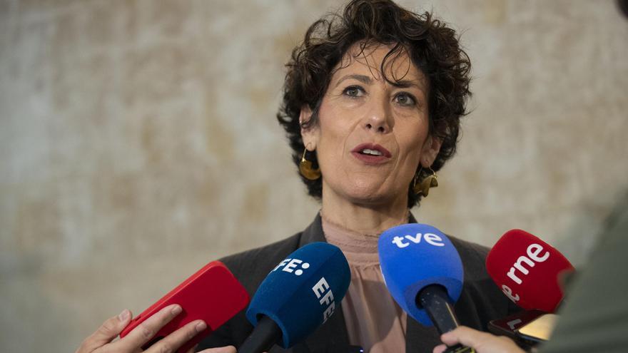 Elma Saiz acusa al PP de hacer una «oposición irresponsable» y «contra España»