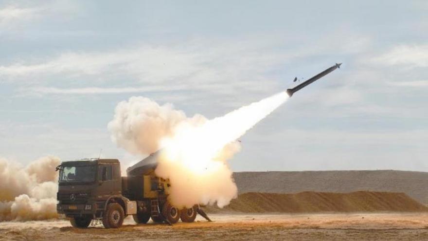 Defensa mantiene los programas de cohetes para el Ejército con tecnología israelí