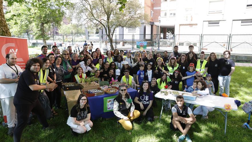 Así fue la fiesta en la zona oeste de Gijón para crear comunidad (en imágenes)