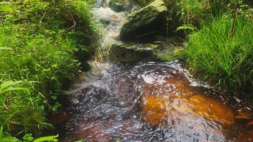 El agua del grifo vuelve a salir turbia en la villa de Luarca y los indicios apuntan a esta causa