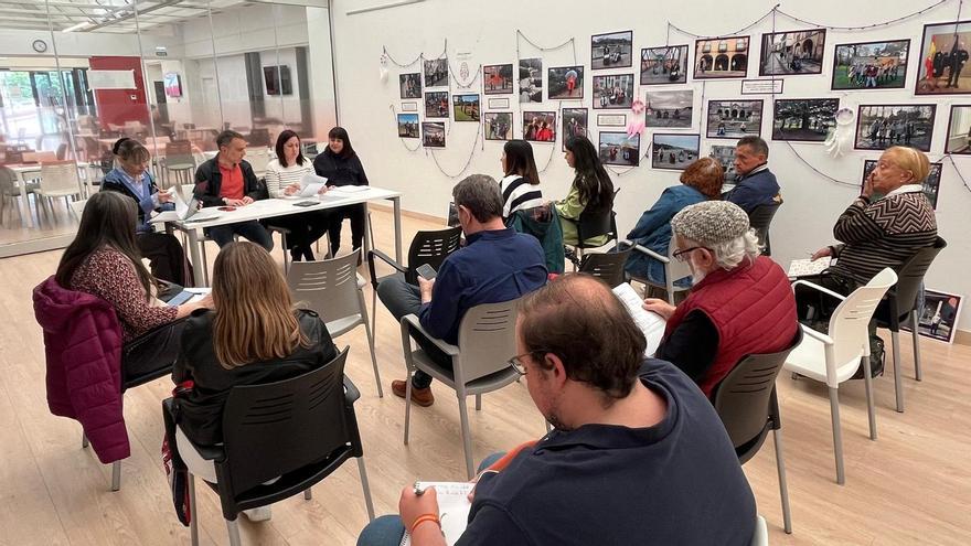 Corvera impulsará un estudio para luchar contra la soledad no deseada de los mayores