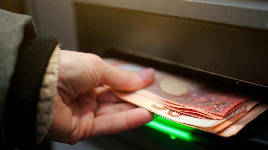 Lo que hay que hacer para cobrar la pensión más grande de España: más de 6.000 euros en un mes
