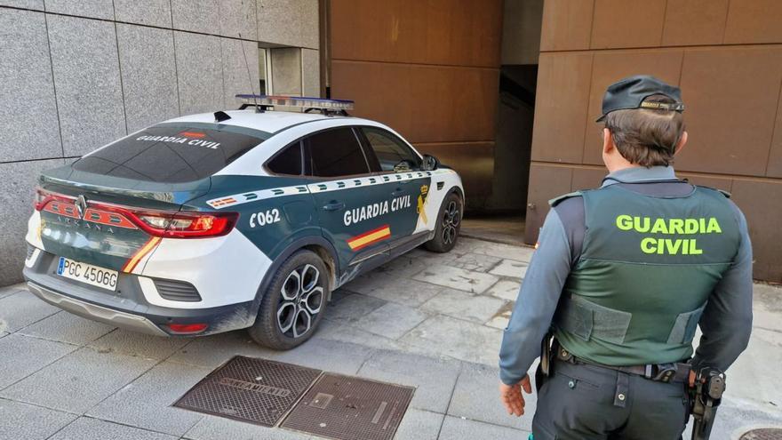 «La casa de los horrores» de Oviedo tenía un desmesurado consumo de agua y una sala de estudio para los tres niños, que se encuentran «bien» tras ser liberados