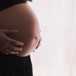 Los despachos buscan vías para sortear las restricciones a la gestación subrogada mediante la obtención de residencia y la filiación por vínculo biológico