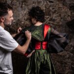 El avilesino Constantino Menéndez entra en el Museo del Traje con su revisión vanguardista de la indumentaria tradicional