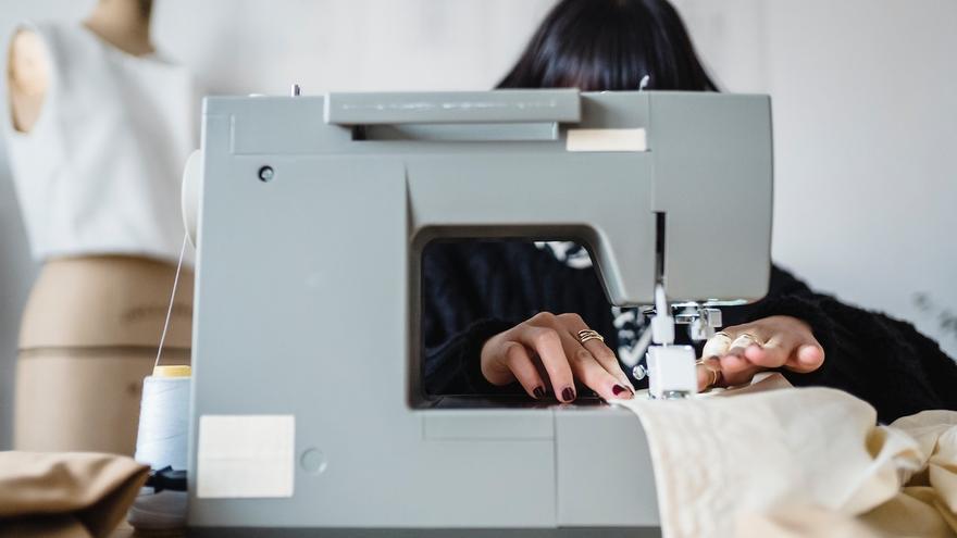Las máquinas portátiles para coser en cualquier sitio mejor valoradas y fáciles de manejar