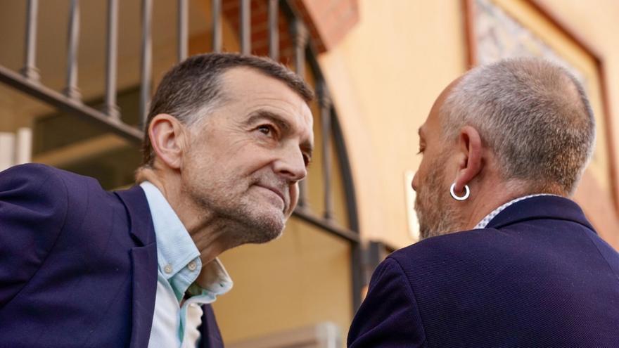 IU se fija junio como plazo para un pacto con Podemos en Andalucía, con la incógnita de si lo bloqueará la dirección estatal