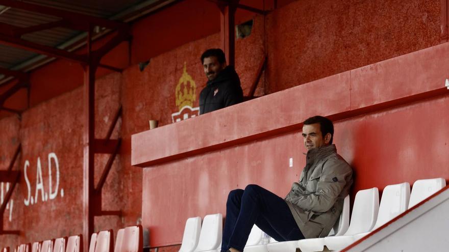 José Riestra vuelve a Mareo: el regreso del ejecutivo de Orlegui a Gijón acerca los cambios en el Sporting