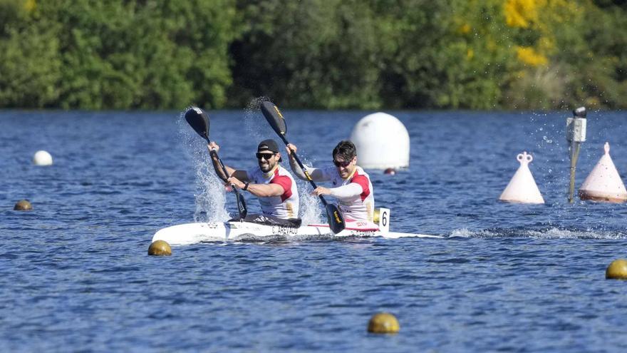 El riosellano Alberto Llera y el gallego Roi Rodriguez, por la puerta grande a la Copa del Mundo de piragüismo
