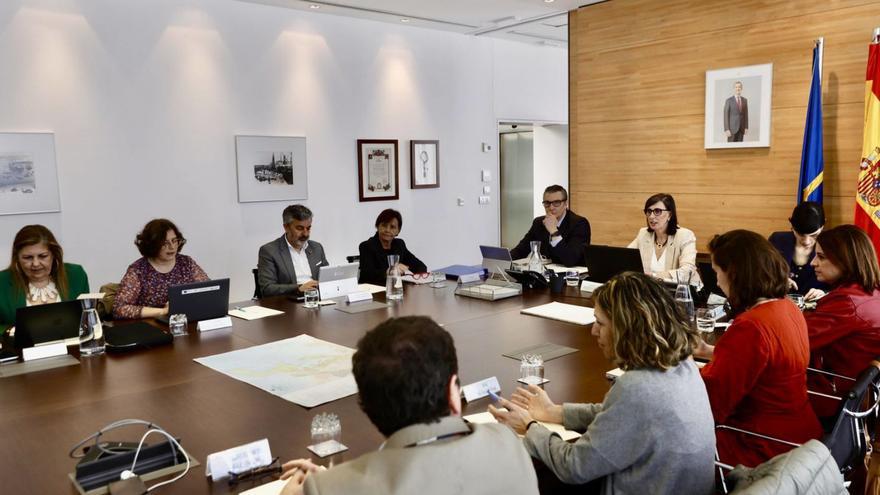 El Puerto de Gijón ofrece «colaborar» con el plan de Naval, pero sin ceder la franja