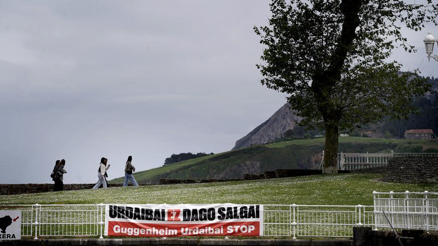 La ampliación del Guggenheim a la Reserva de la Biosfera de Urdaibai levanta en armas a la comarca: «Se van a cargar una maravilla»