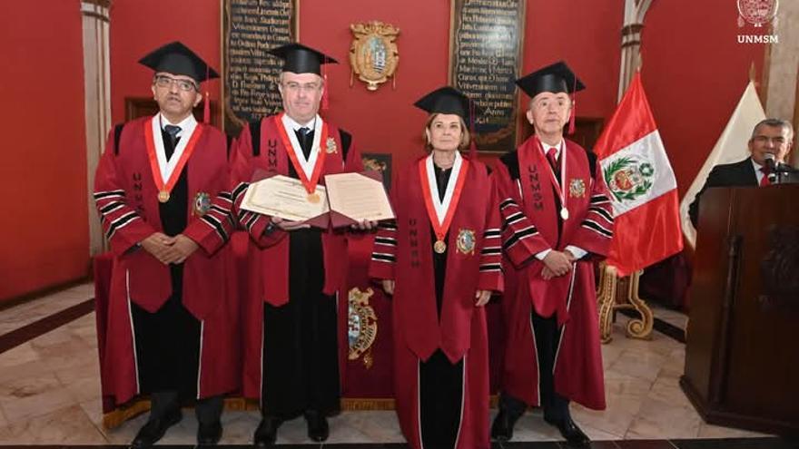 El asturiano Javier Junceda, doctor honoris causa de la universidad más antigua de América, en Perú