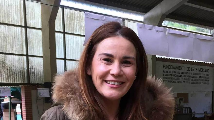 Moción socialista de apoyo a la candidatura de Oviedo como «Capital Europea de la Cultura» en Cangas de Onís