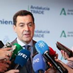 Vídeo | Moreno pide a Sánchez «tomarse en serio de una vez» al narco en Andalucía: «La coca siempre trae sangre»