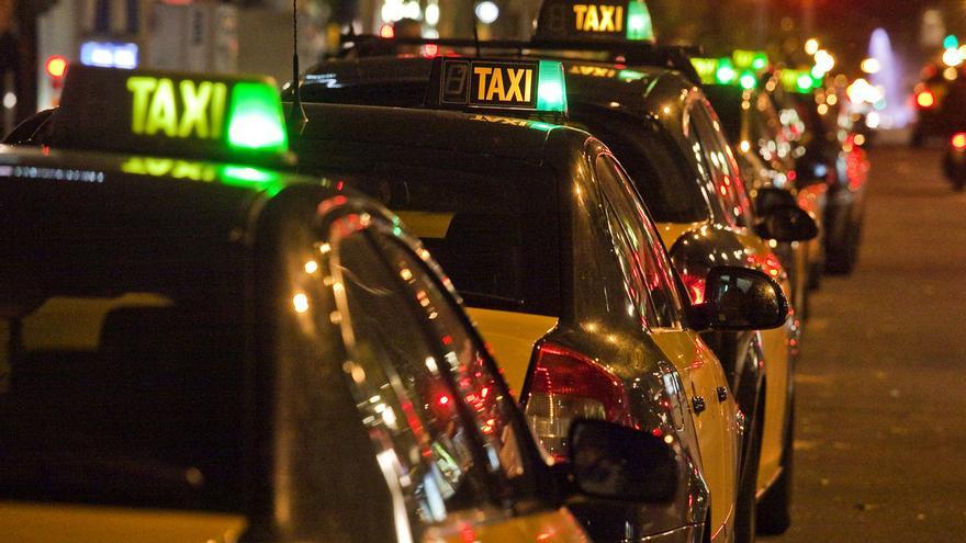 El Supremo ratifica la condena al taxista homófobo que insultó y agredió a una pareja de lesbianas