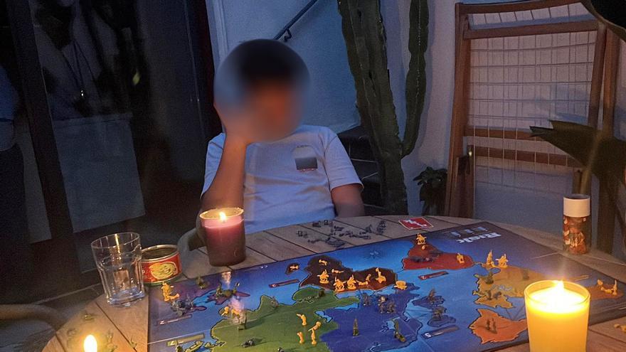 El día en que los adolescentes jugaron al Risk: «Fue divertido, no me importaría vivir otro apagón»