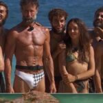 Emma García abronca a sus colaboradores tras opinar sobre los atributos de Escassi: «Se os va»