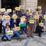 Presentación de «Insumisas contra el Rearme en Asturias» en la plaza Mayor de Gijón