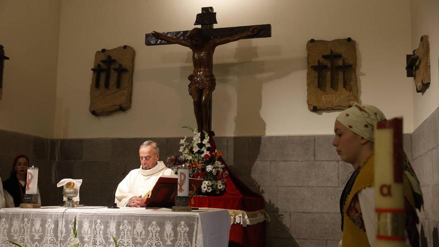 Cenero suspende sus fiestas, salvo la misa, por el accidente mortal: «Es una tragedia»