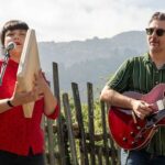 El dúu asturianu de música folk «L-R» zarra la temporada del videopodcast «Acordes Rurales»