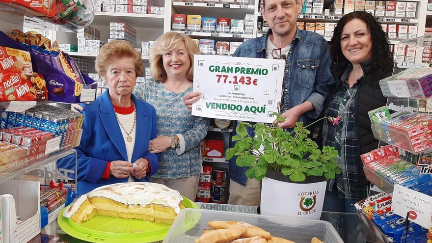 La Güela Pepi reparte millones y dulces en Llanera: así ha sido la celebración del segundo premio de la Primitiva en Posada