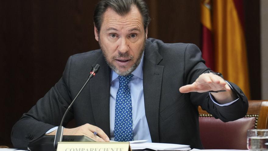 «No hay opción de reparar el puente de Ribadesella sin cortarlo», subraya Óscar Puente