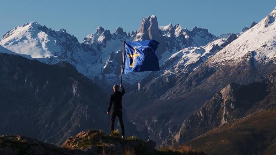 Llamamientu de Barbón pa celebrar el 25 de mayu’l Día de la Bandera d’Asturies: «Buscamos que la población se sienta arguyosa de los sos raigaños»