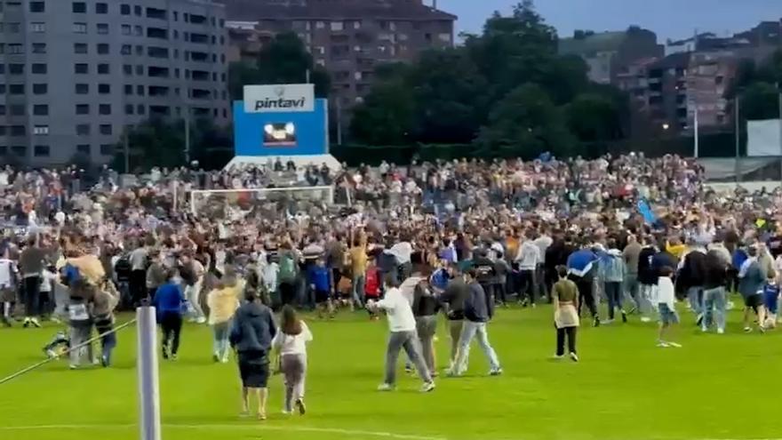 ¡El Avilés ya es de Primera! Así fue la impresionante celebración en el campo del Suárez Puerta