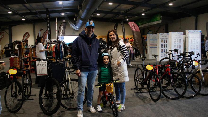 Los amantes del ciclismo toman Gijón (en imágenes)