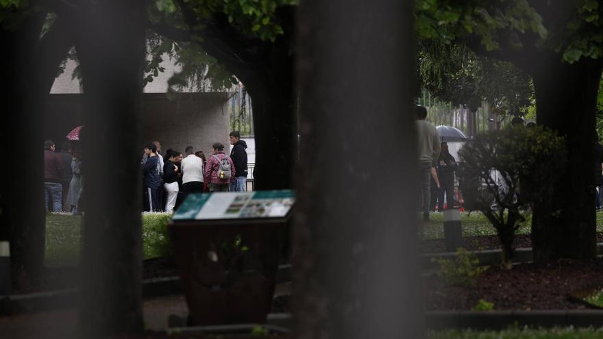 El último adiós al joven fallecido en el brutal accidente durante las fiestas de Cenero: «Tenía 18 años, pero dejó huella»